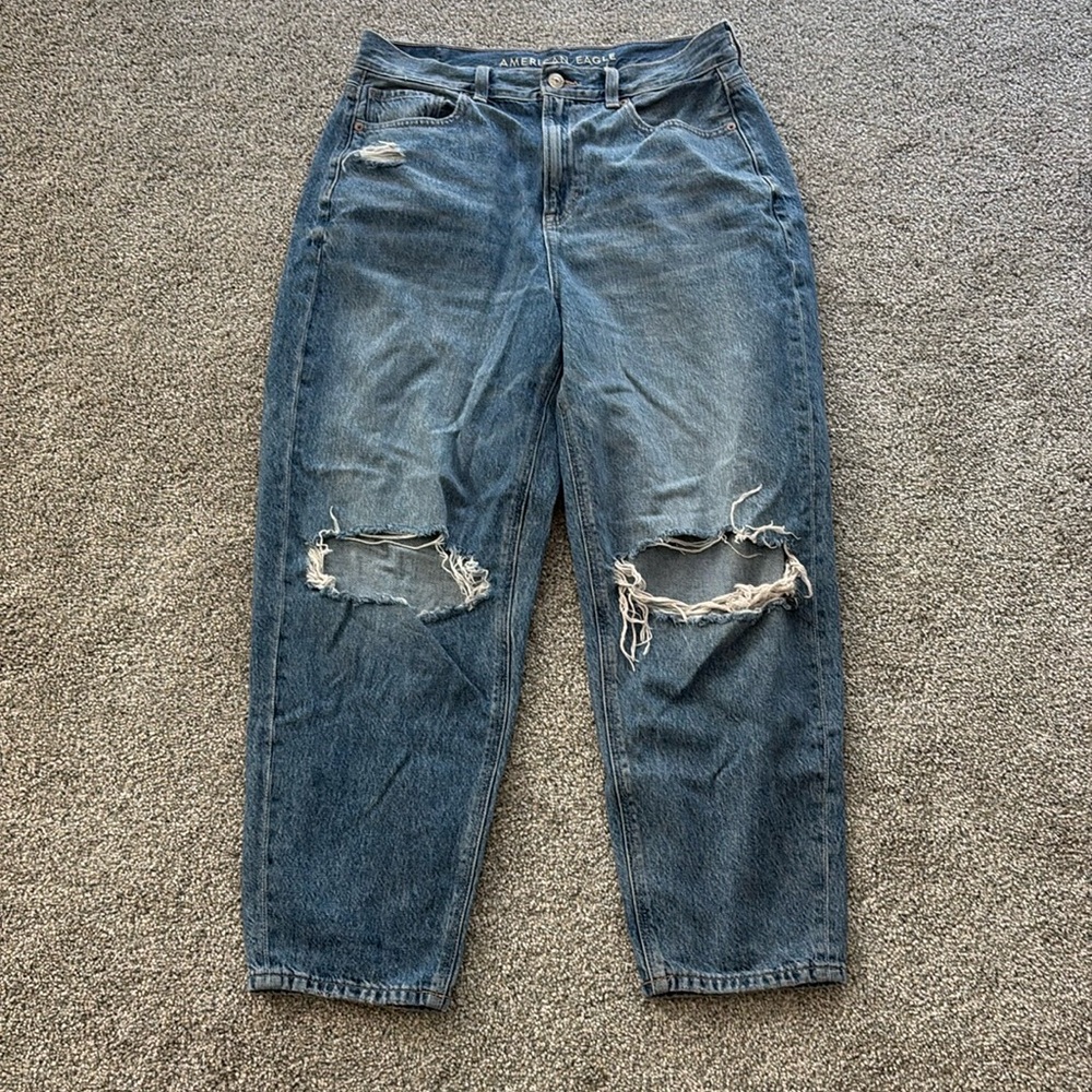 American Eagle Relaxed Mom Jean